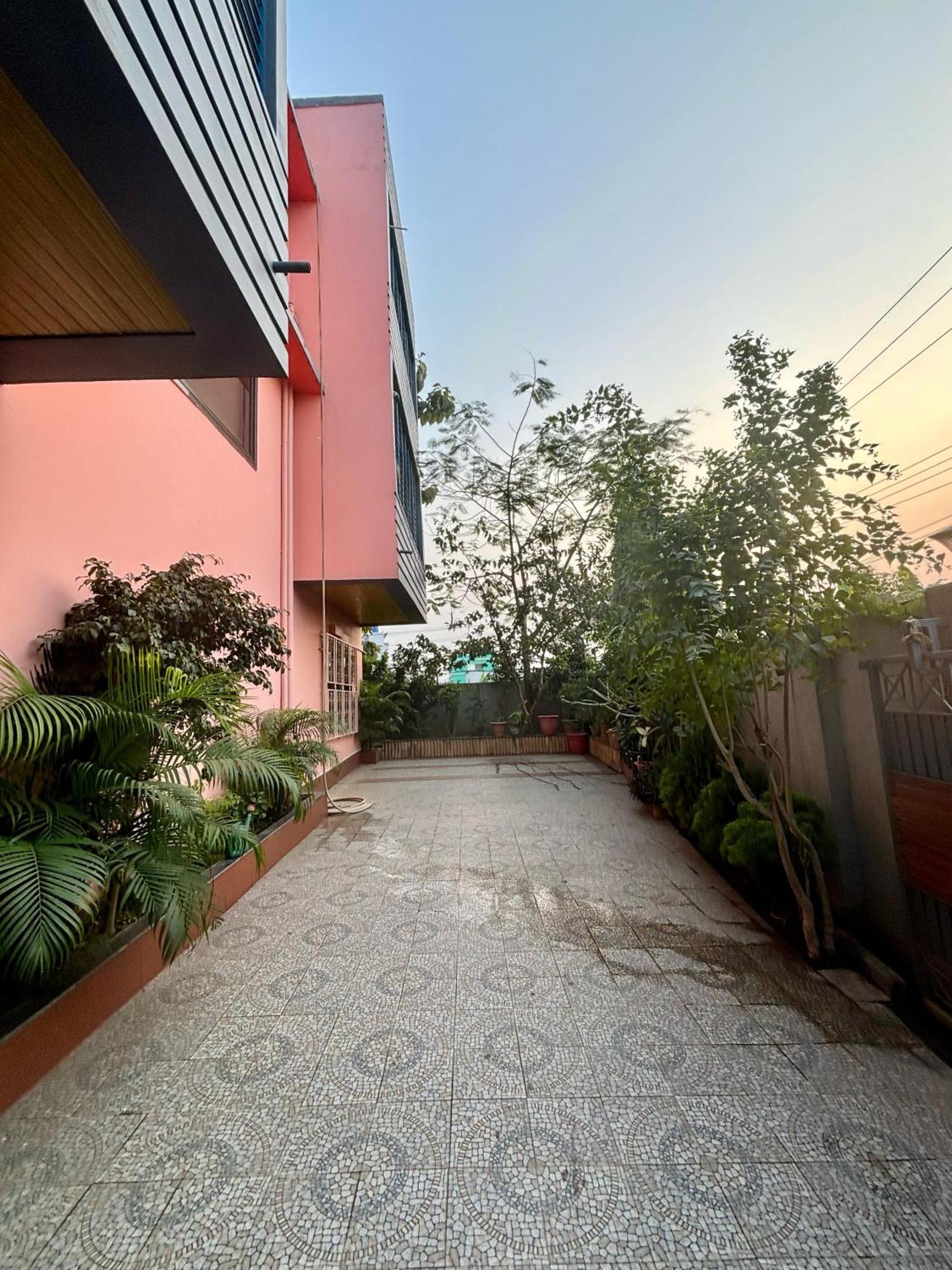 Krishna Shree Guest House Guwahati Esterno foto